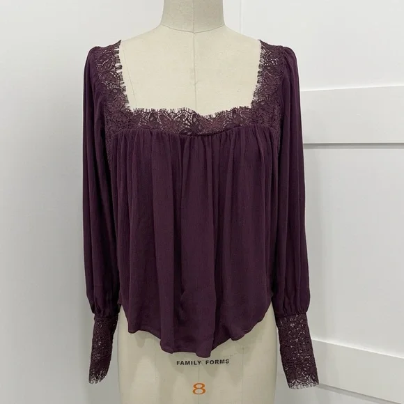 Free People Whimsigoth Fairy Flutter By Lace Oversized Blouse in Purple Size XS - Picture 2 of 9